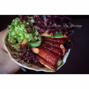 鳗鱼蔬菜鸡蛋饼卷的做法 步骤11