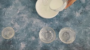 五彩缤纷雪媚娘的做法 步骤2