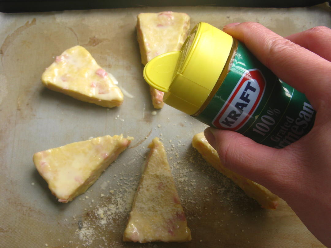 【火腿起司SCONE~(跟飞饼一样司康我也爱吃咸的!)的做法步骤图】rabbitqueen0513-制作