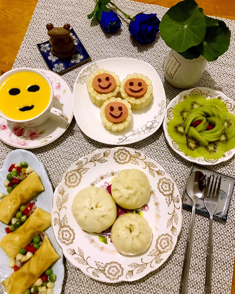 鹏妈家庭厨艺做的早餐2018年11月21日