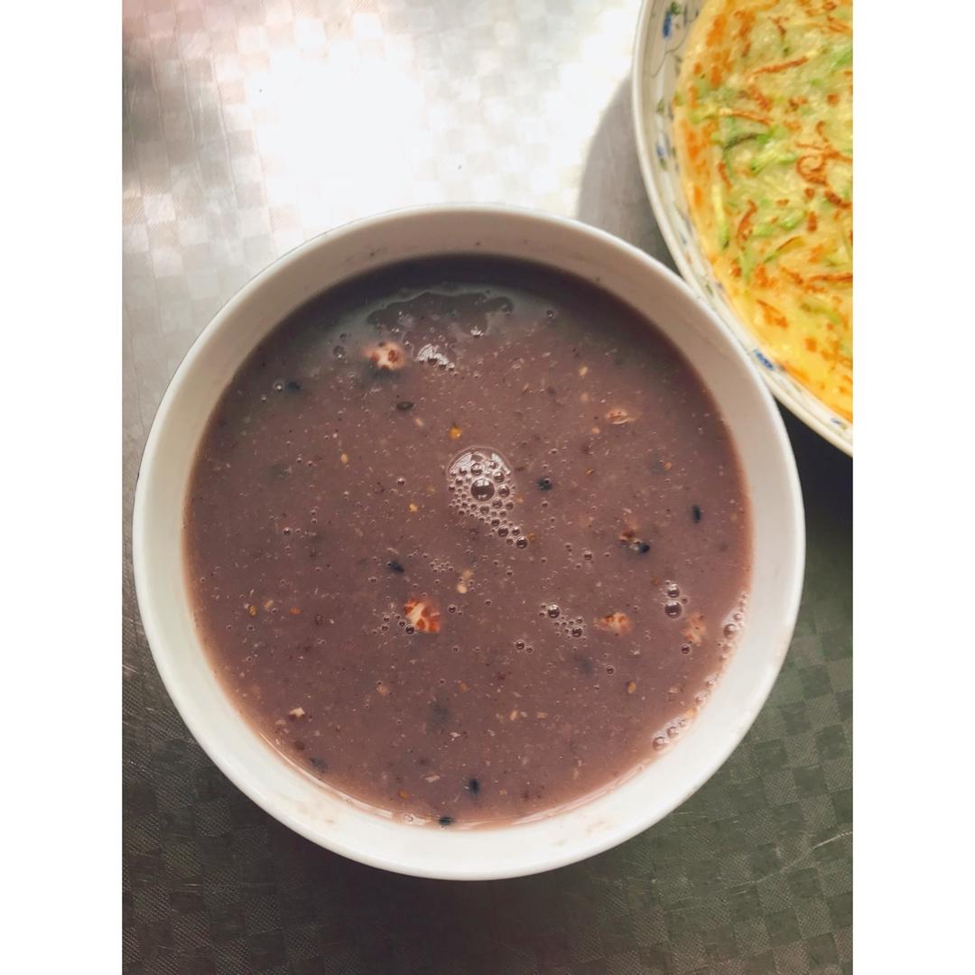 魔女龙三做的燕麦杂粮早餐米糊丨健康·三餐