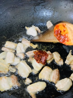 干锅有机花菜(口感是脆的,千万别焯水)的做法 步骤5