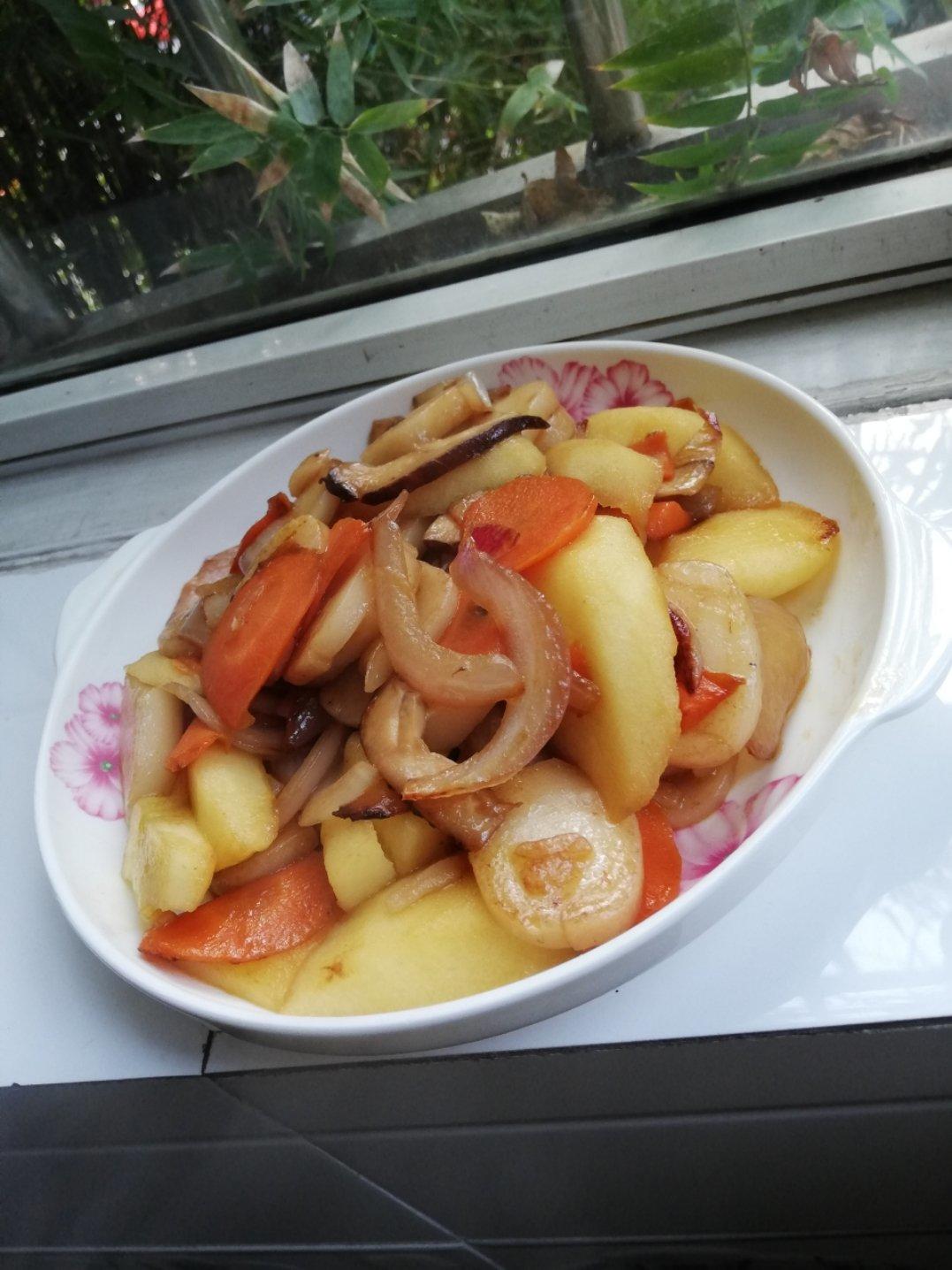 手机用户1928_oyek开心做的洋葱胡萝卜香菇炒年糕