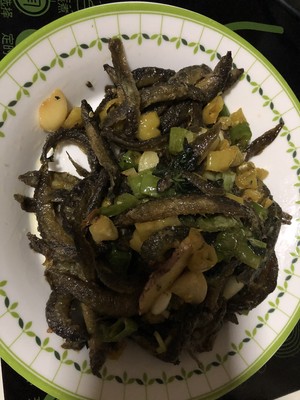 爆炒小泥鳅的做法 步骤6