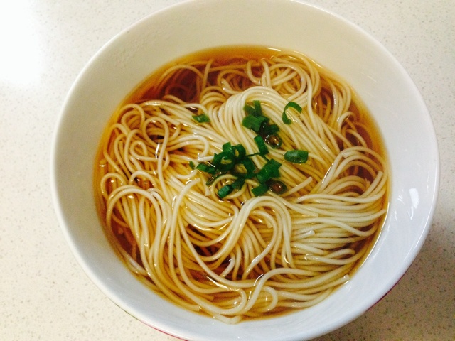 pupi1做的小葱麻油酱油面