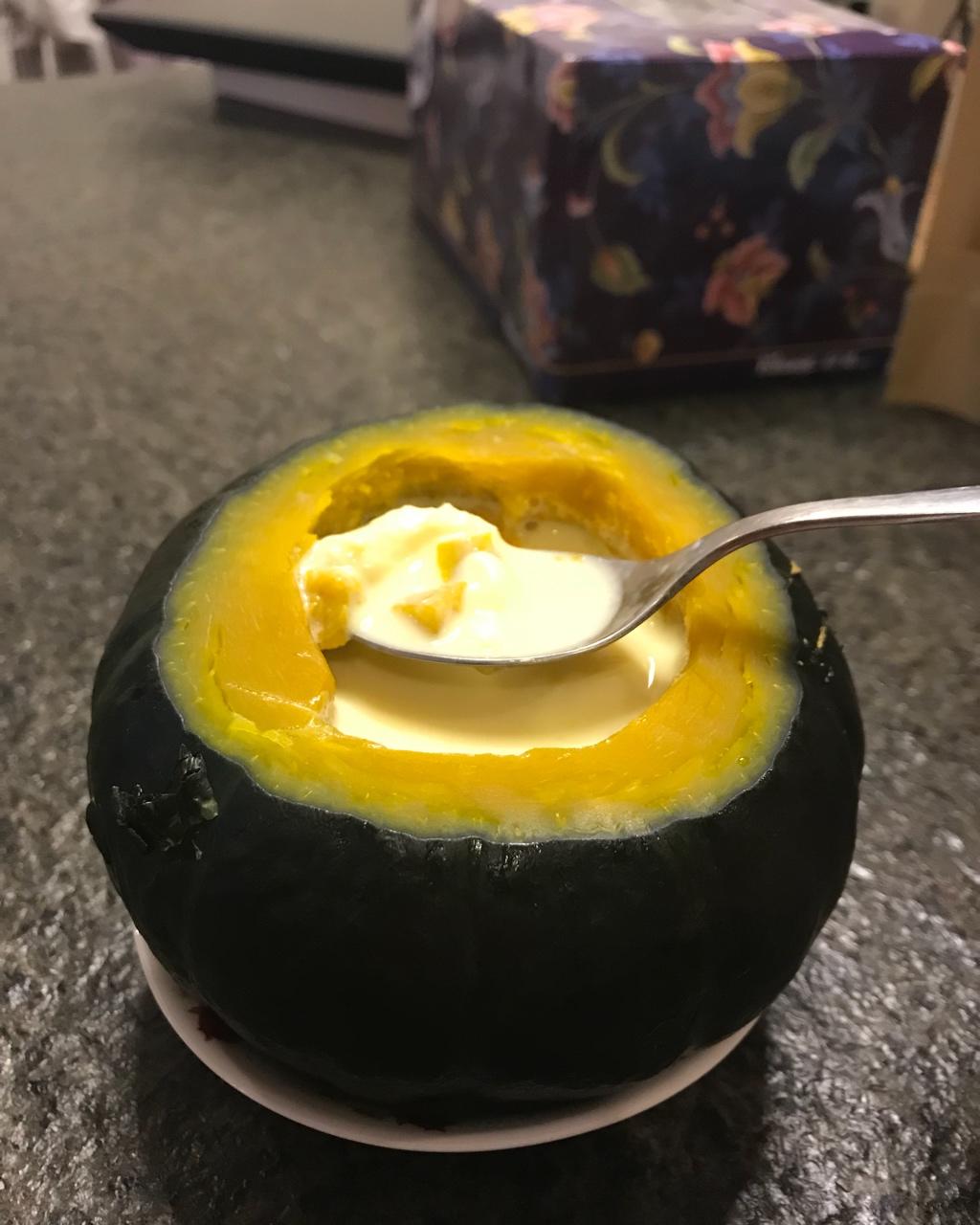 早出晚归嘤嘤嘤做的小南瓜牛奶蒸蛋