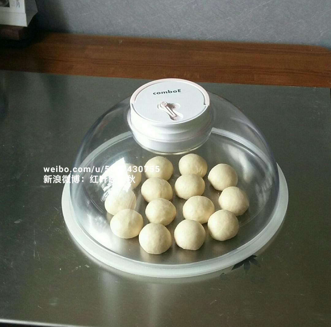 【奶酪奶香花朵面包的做法步骤图，怎么做好吃】红叶99-制作