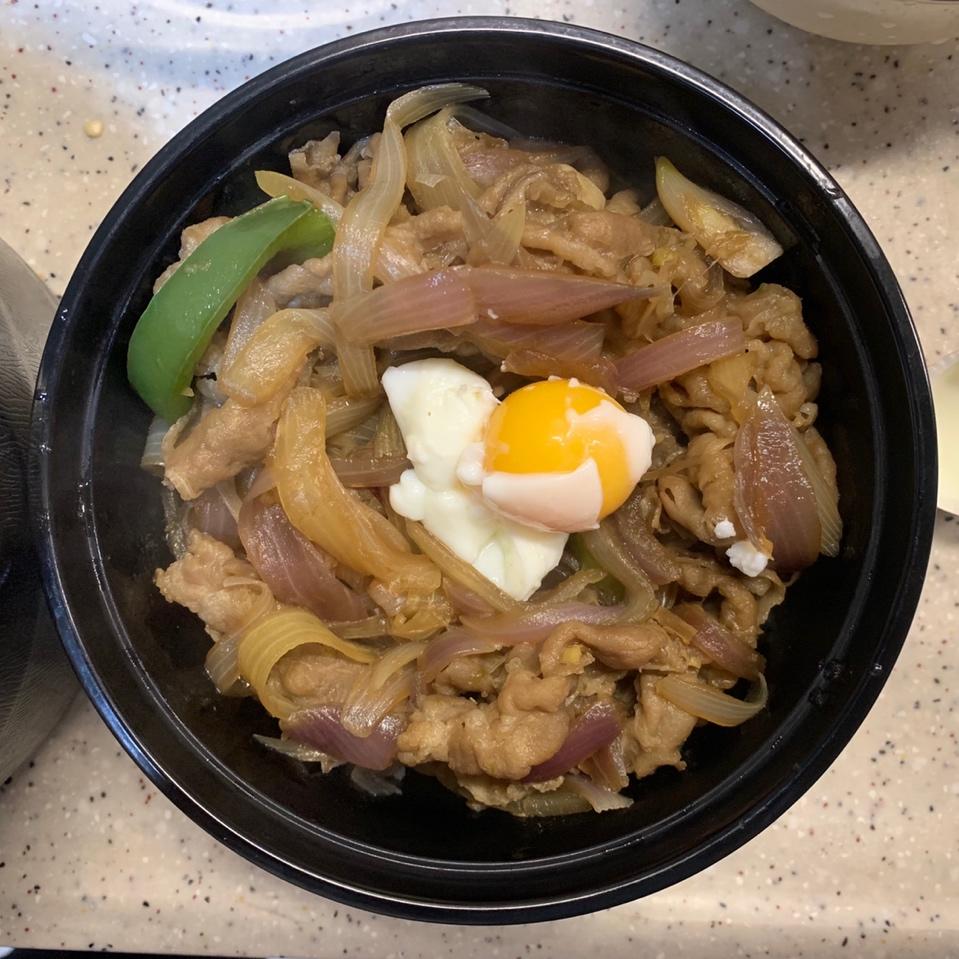 saxon霖做的和风牛肉饭(牛丼)