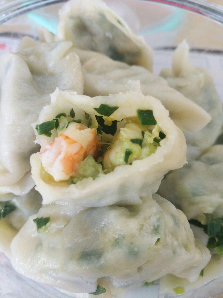 美厨妈妈做的韭菜虾仁鲜肉水饺