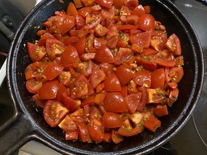 北非蛋Shakshuka,米其林厨师Yotam Ottolenghi配方的做法 步骤3