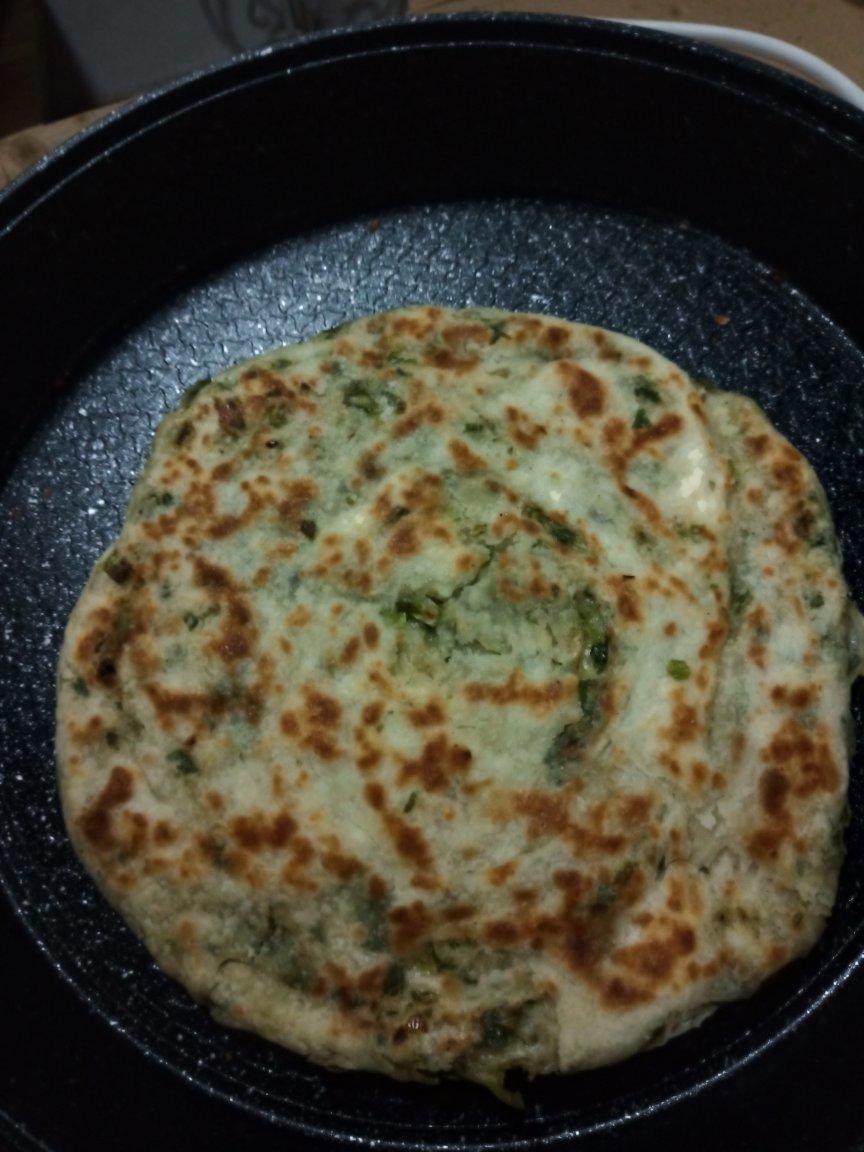 上传美食做的家常葱花饼