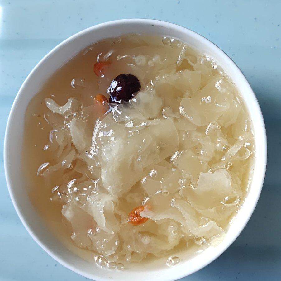 淇淇-31做的红枣银耳汤