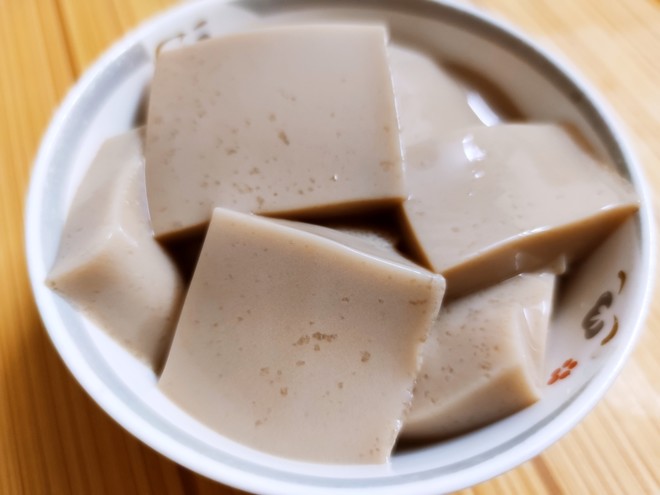 夏日香浓奶茶冻(白凉粉版)超简单的做法