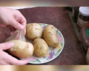 李子柒《万物皆可搭土豆》之烤薯片,你做了吗?的做法 步骤3