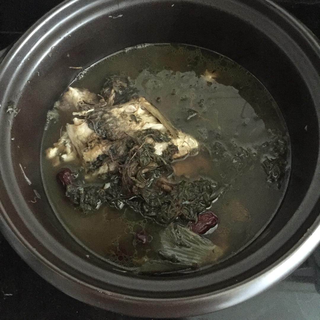 绵茵陈煲鲫鱼汤