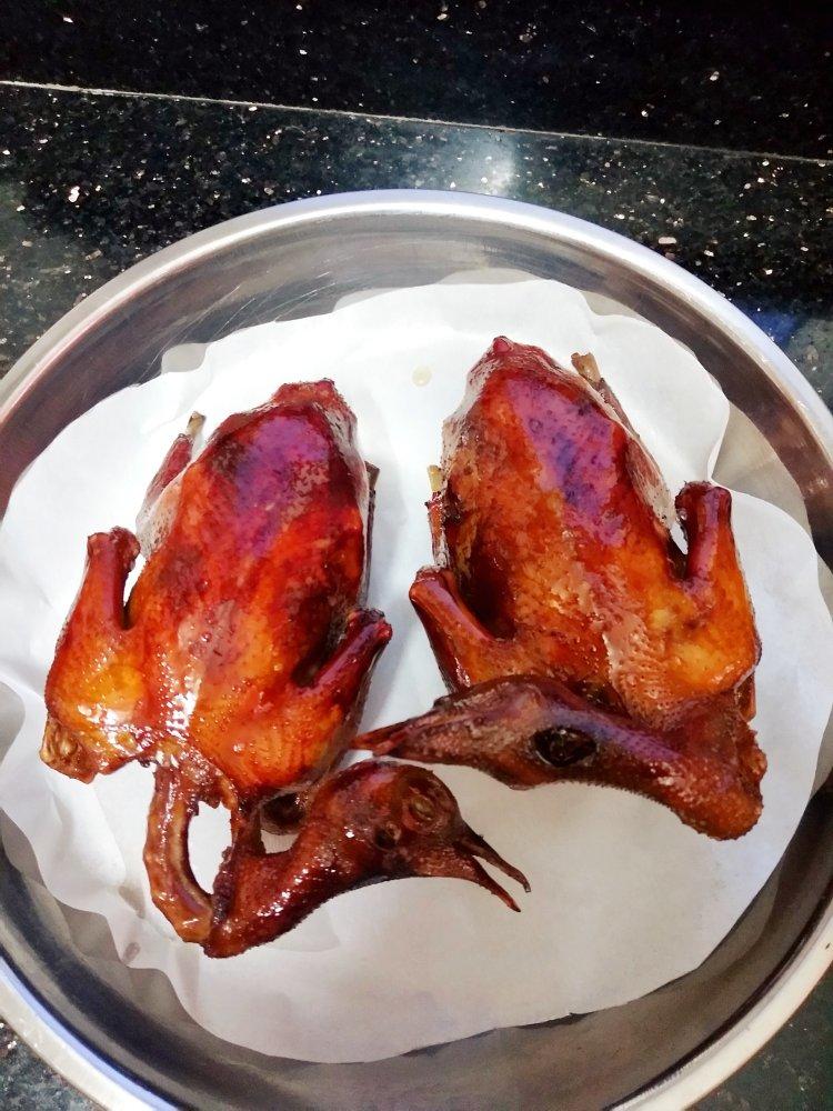 爱做美食的二宝妈咪做的脆皮乳鸽(烤箱版)