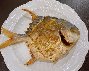 快手 烤金鲳鱼—生酮搭配高脂饮料的做法 步骤5