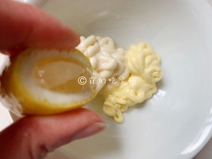 超好吃的黄桃色拉虾!卡路里,暂时就不要去想了的做法 步骤9