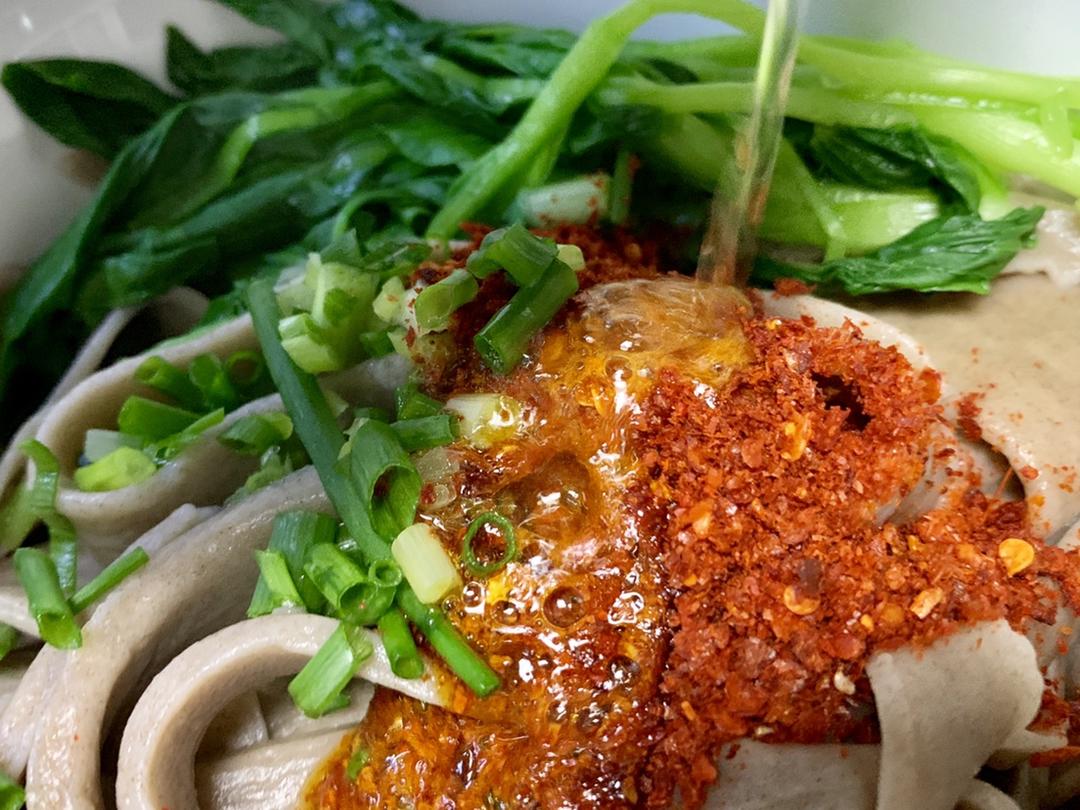 陕西面食—油泼驴蹄子面
