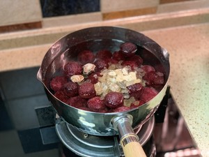 杨梅巴黎水的做法 步骤1