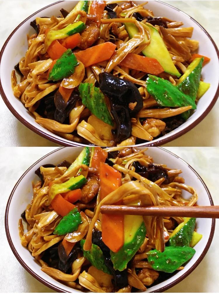 黄花菜木耳炒肉,超级好吃
