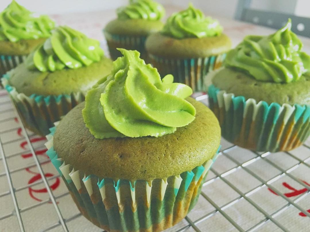 【「肉の食記」抹茶奶酪杯子蛋糕(抹茶卡仕达夹心&抹茶奶油奶酪霜)的做法步骤图】一块肉_-制作