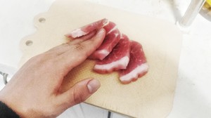 不放盐的草扎肉的做法 步骤7
