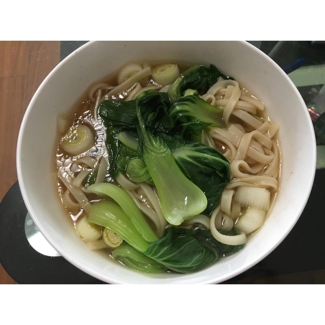 雅丽_做的清汤面
