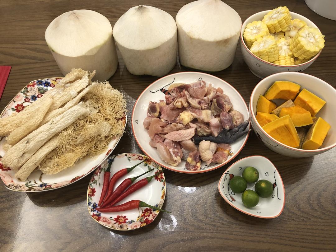 纯天然自制的海南椰子鸡