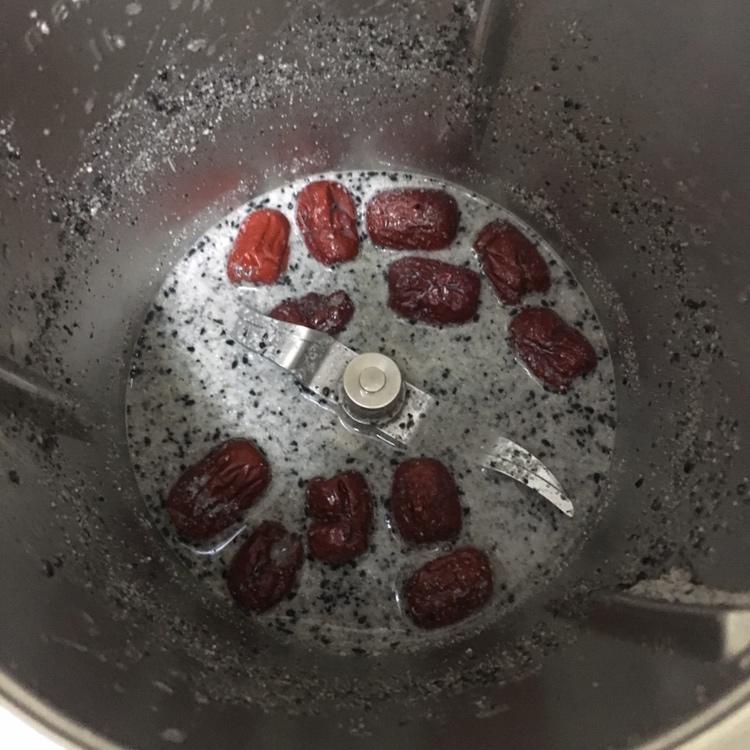 黑芝麻红枣馒头