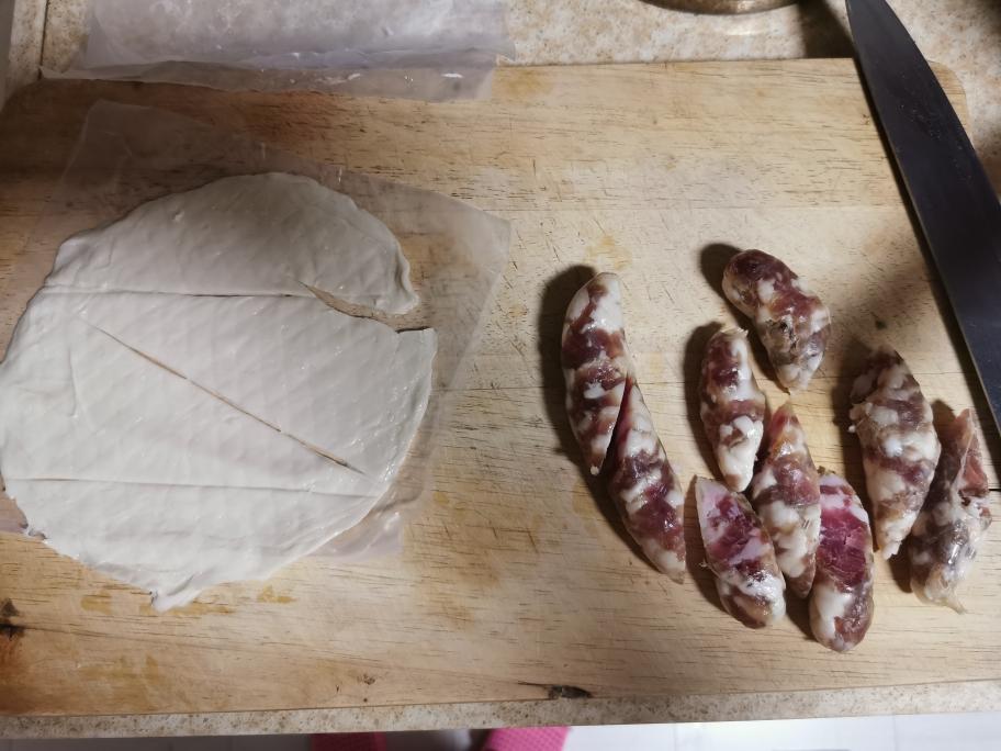 鸡蛋香肠卷饼