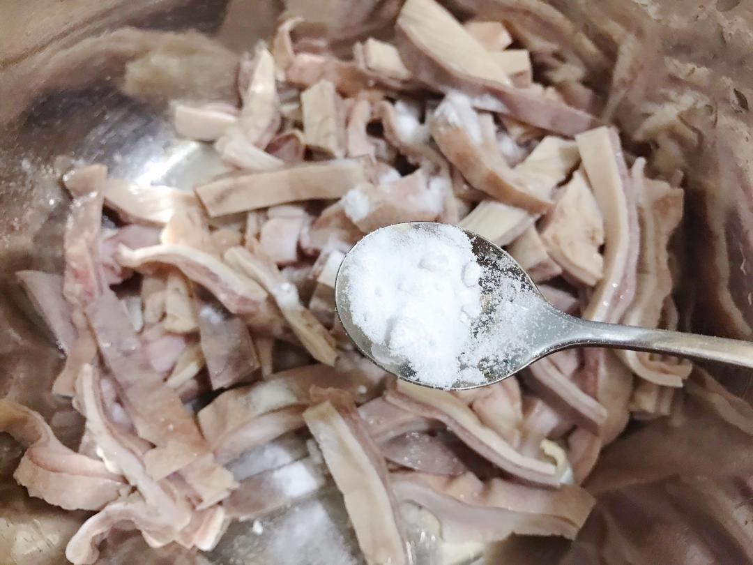 只需要简单焯水就能爽脆——红油脆肚