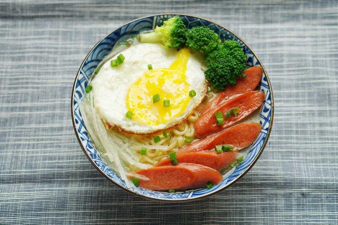 简单煮一碗有温度的泡面的做法 步骤7