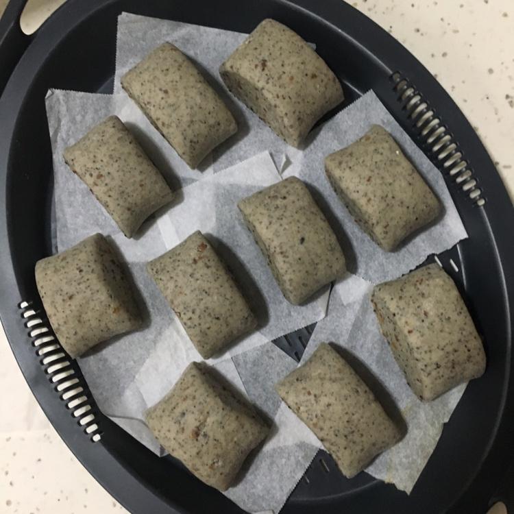 黑芝麻红枣馒头
