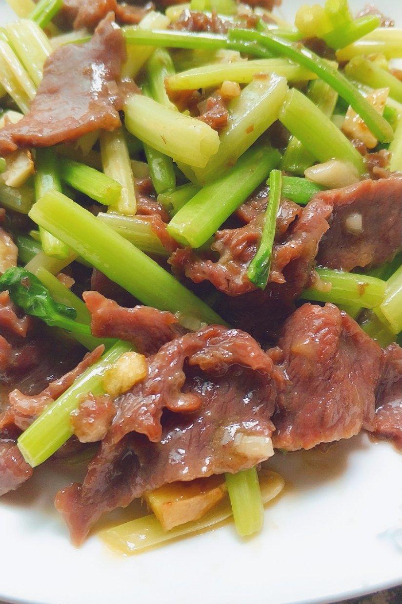 小葱19做的香芹炒牛肉