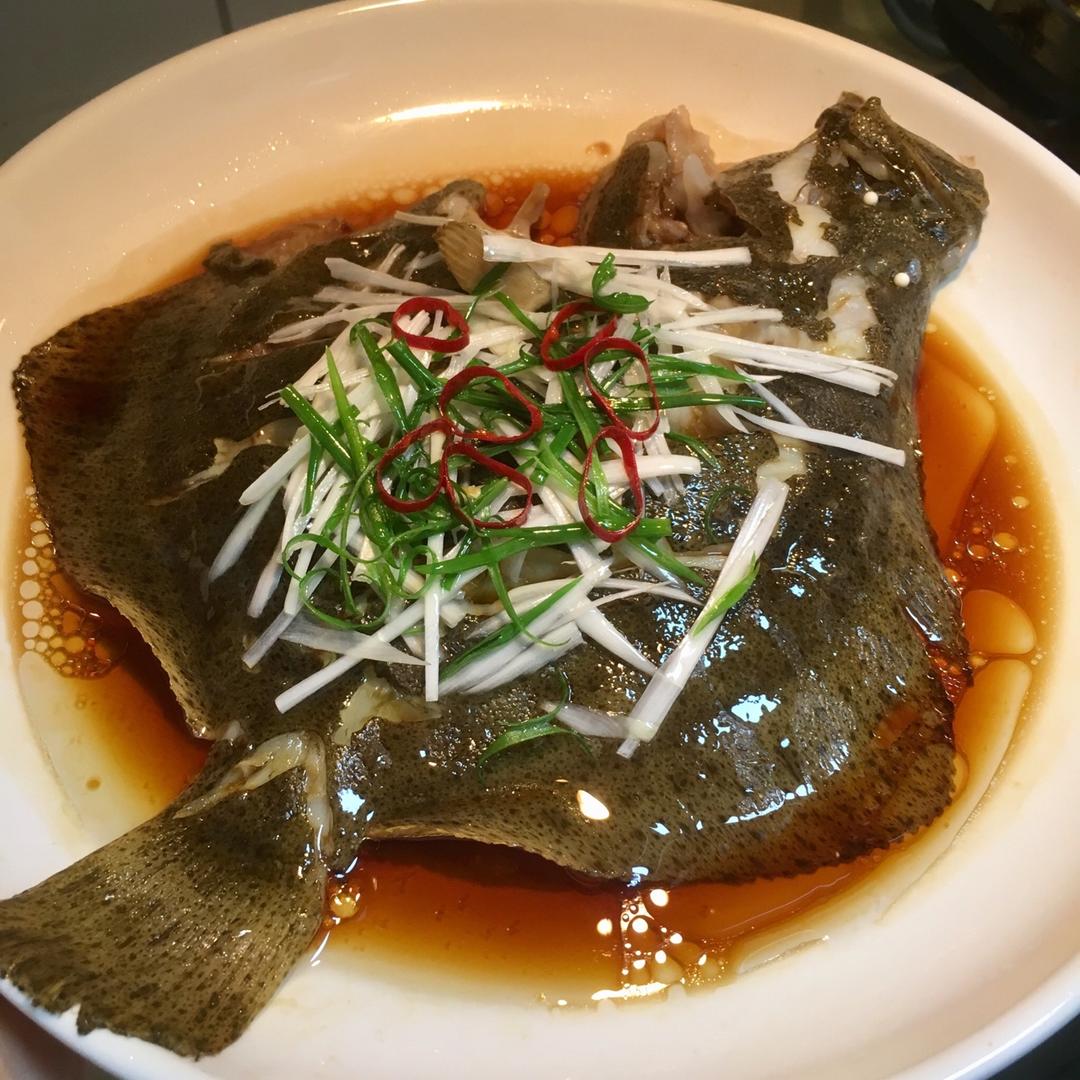 熊大熊二的小厨房做的清蒸多宝鱼