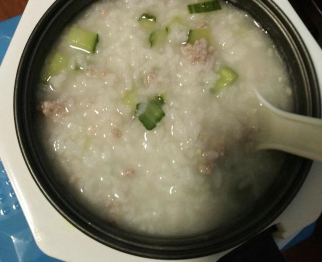 黄瓜肉末粥 黄瓜肉末粥