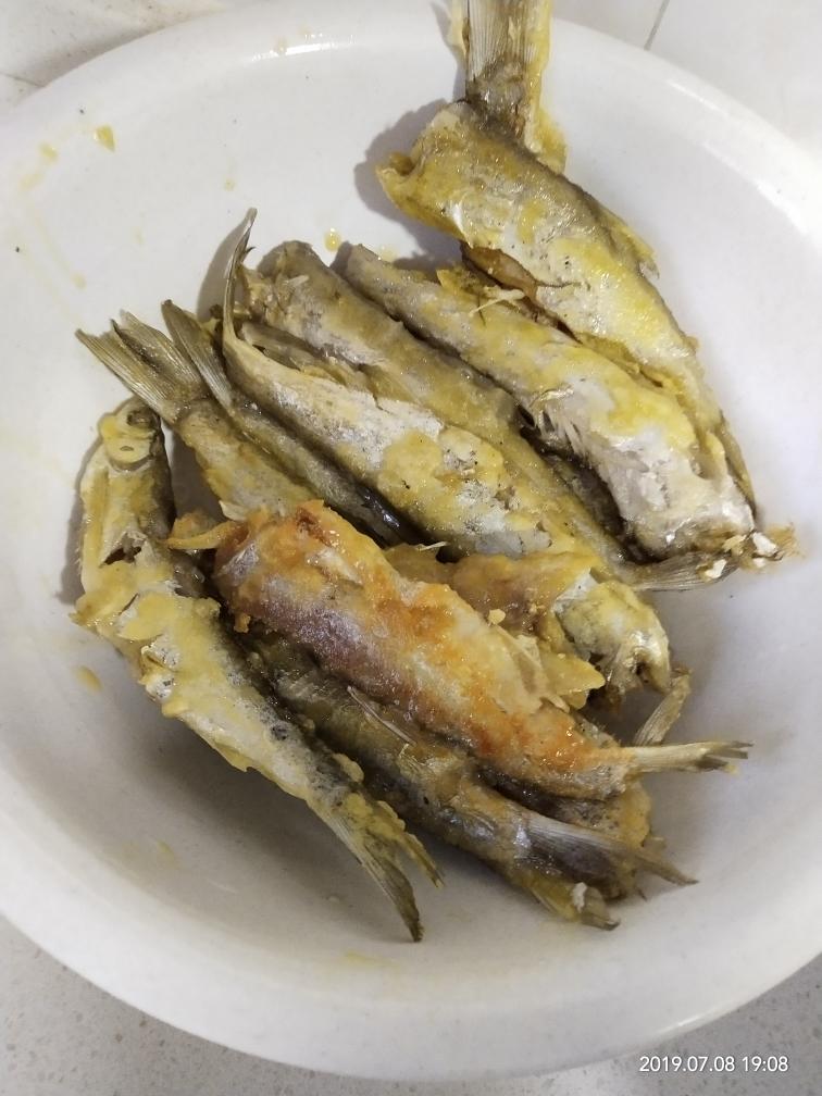 红烧杂鱼毛豆