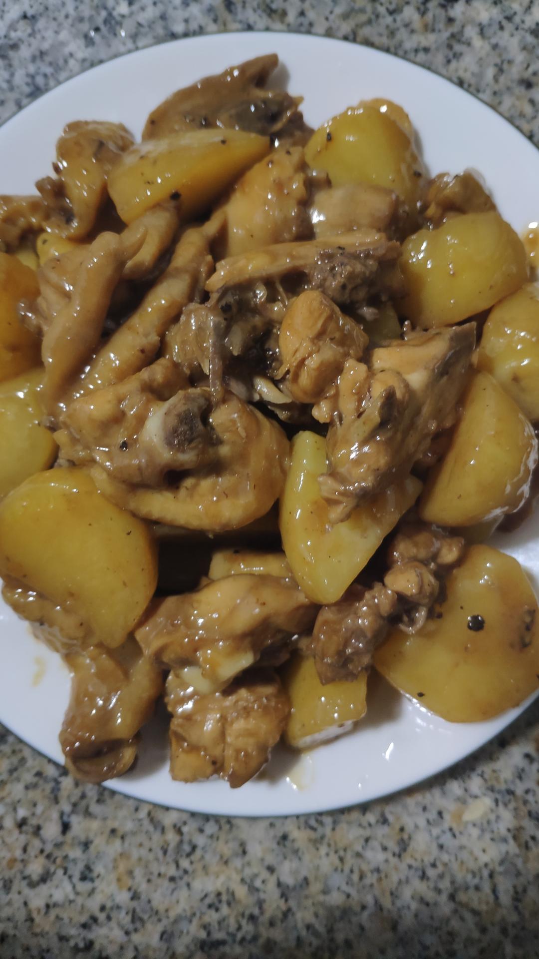 今日份土豆焖鸡