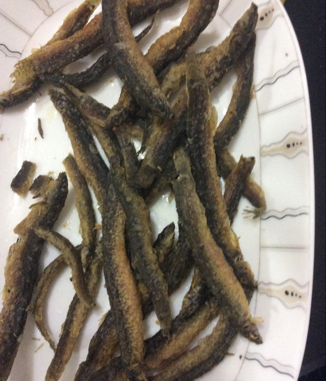 娟子肥嘟嘟做的香炸小泥鳅