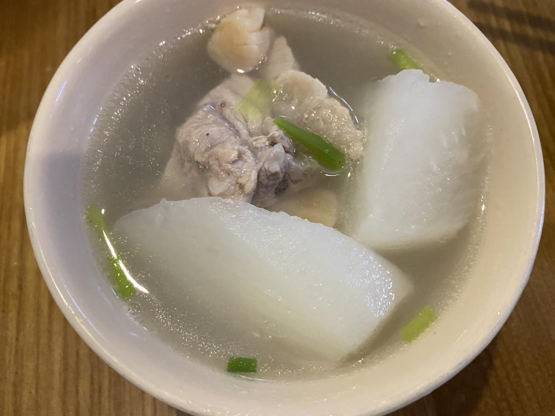 「暖心必备」干贝萝卜排骨汤
