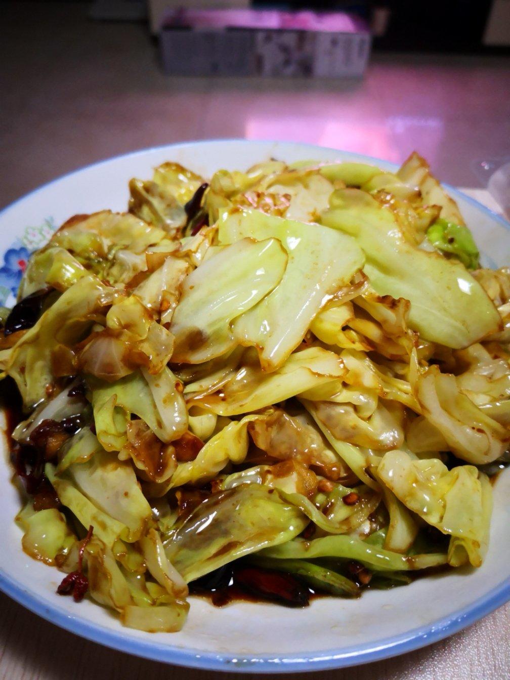 neize做的厨师长教你:"手撕包菜"的家常做法,简单又不失美味