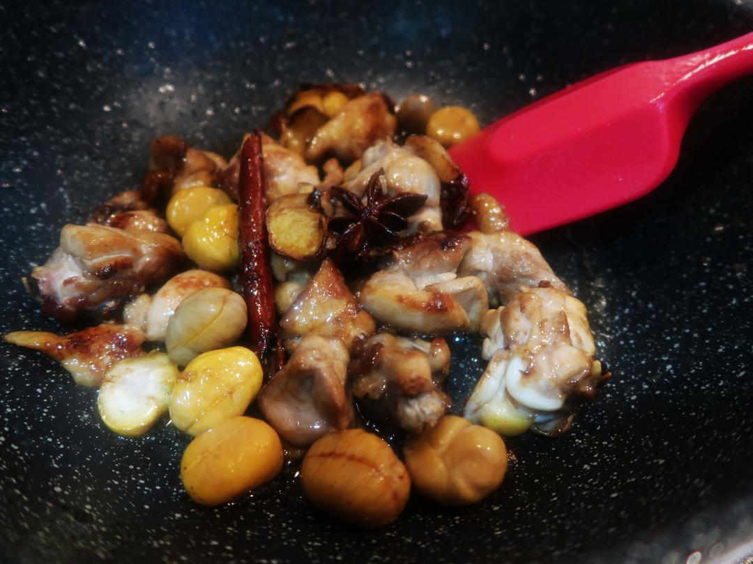 快手午餐便当饭盒——板栗烧鸡和炒时蔬