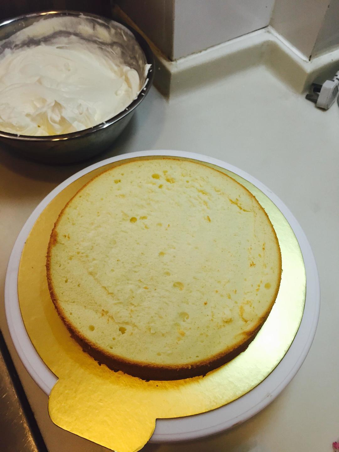 【生日蛋糕教程【威化饼干围边】的做法步骤图】坠入海的星-制作