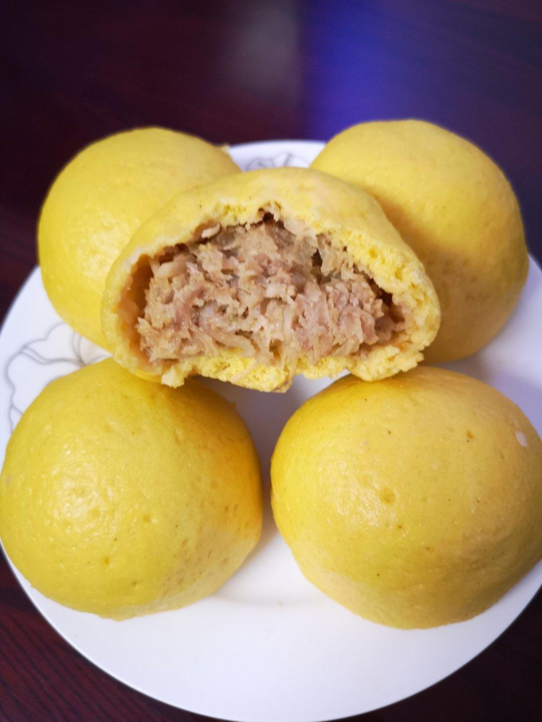 自娱自乐美哒哒做的玉米面菜团子