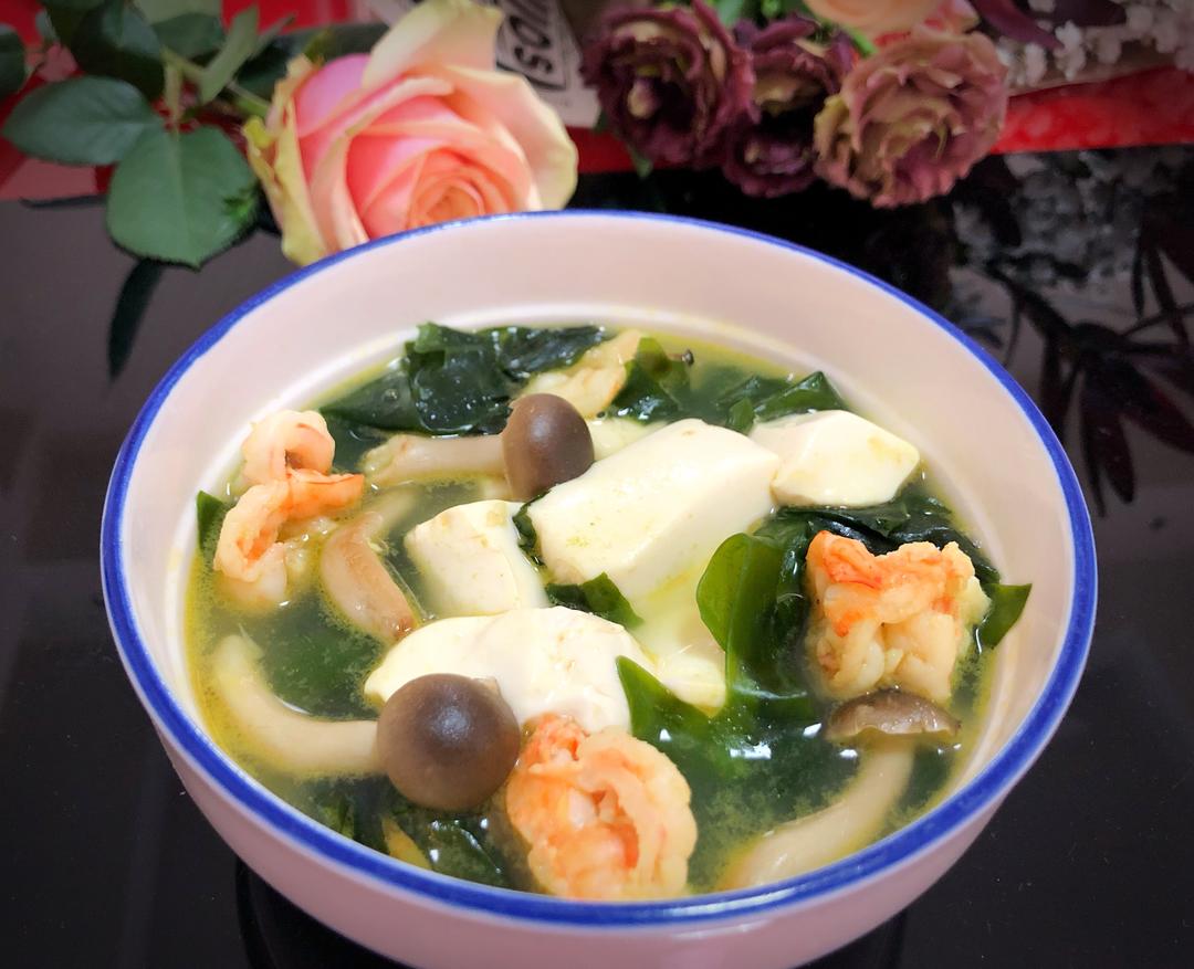 鲜虾内脂豆腐裙带菜