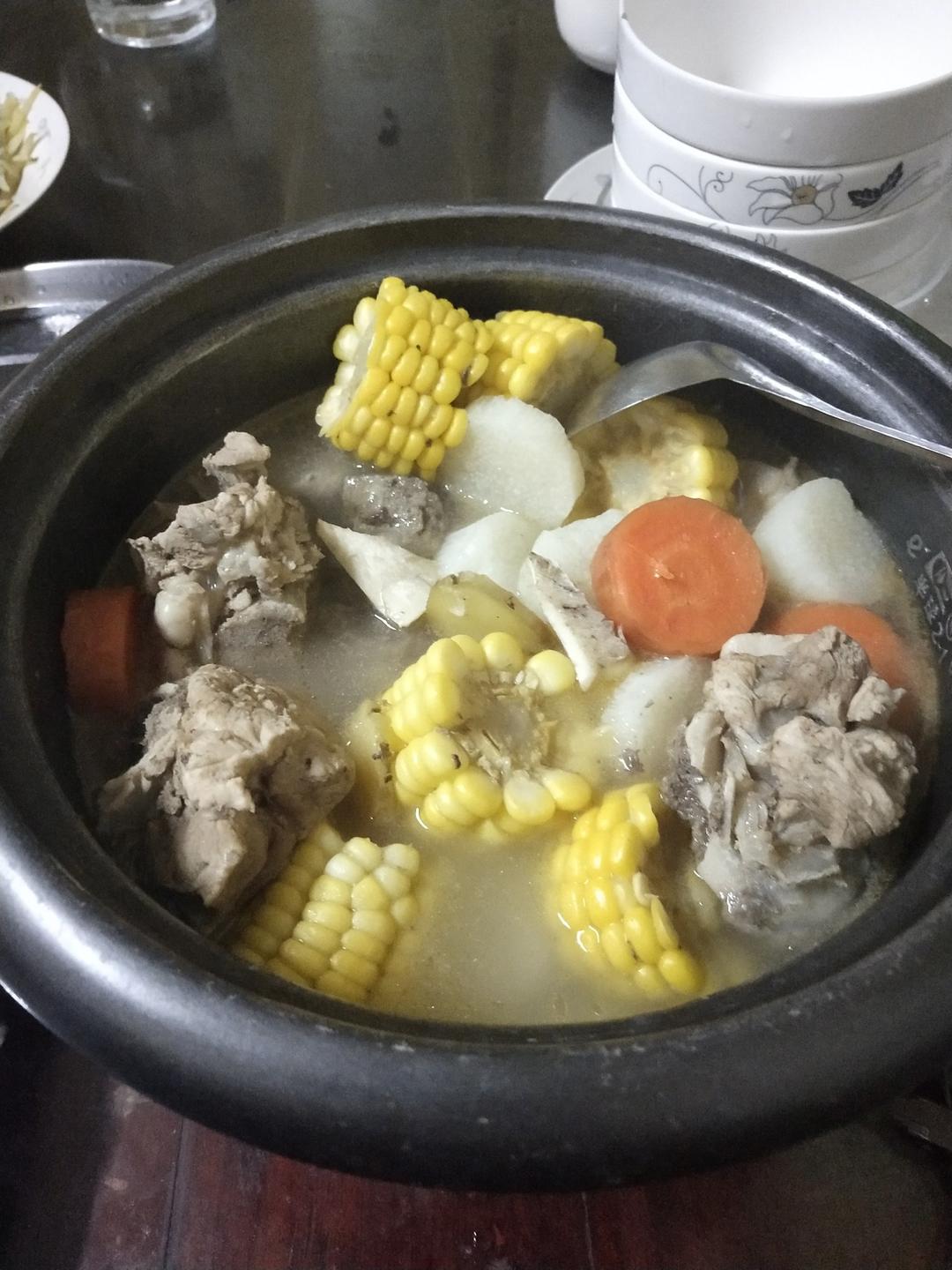 喵圈做的玉米排骨汤