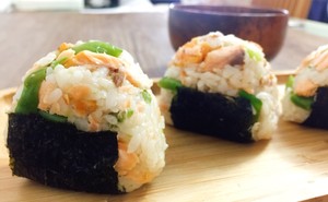 鲑鱼云豆饭团?的做法 步骤6