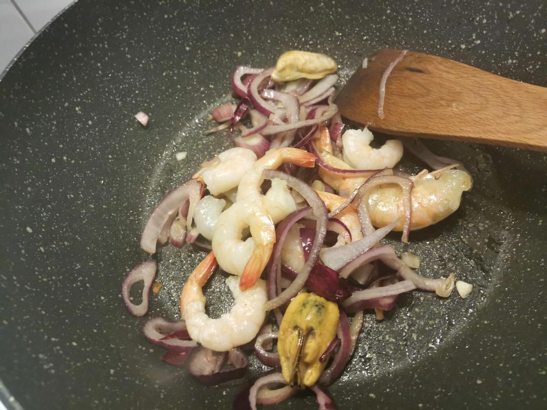 『一人食』-经期暖身又减脂-冬阴功海鲜汤的做法 步骤6