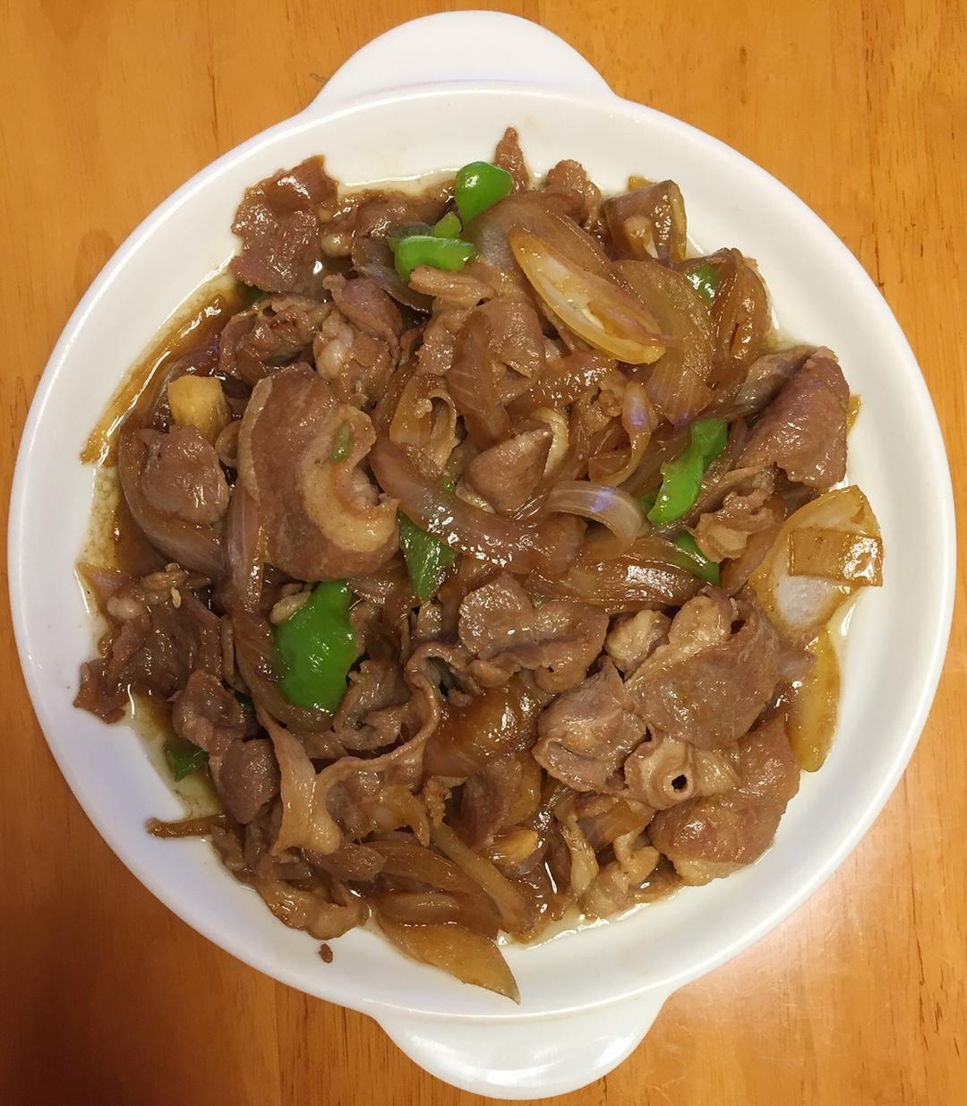 游泳的蝴蝶做的洋葱孜然羊肉片
